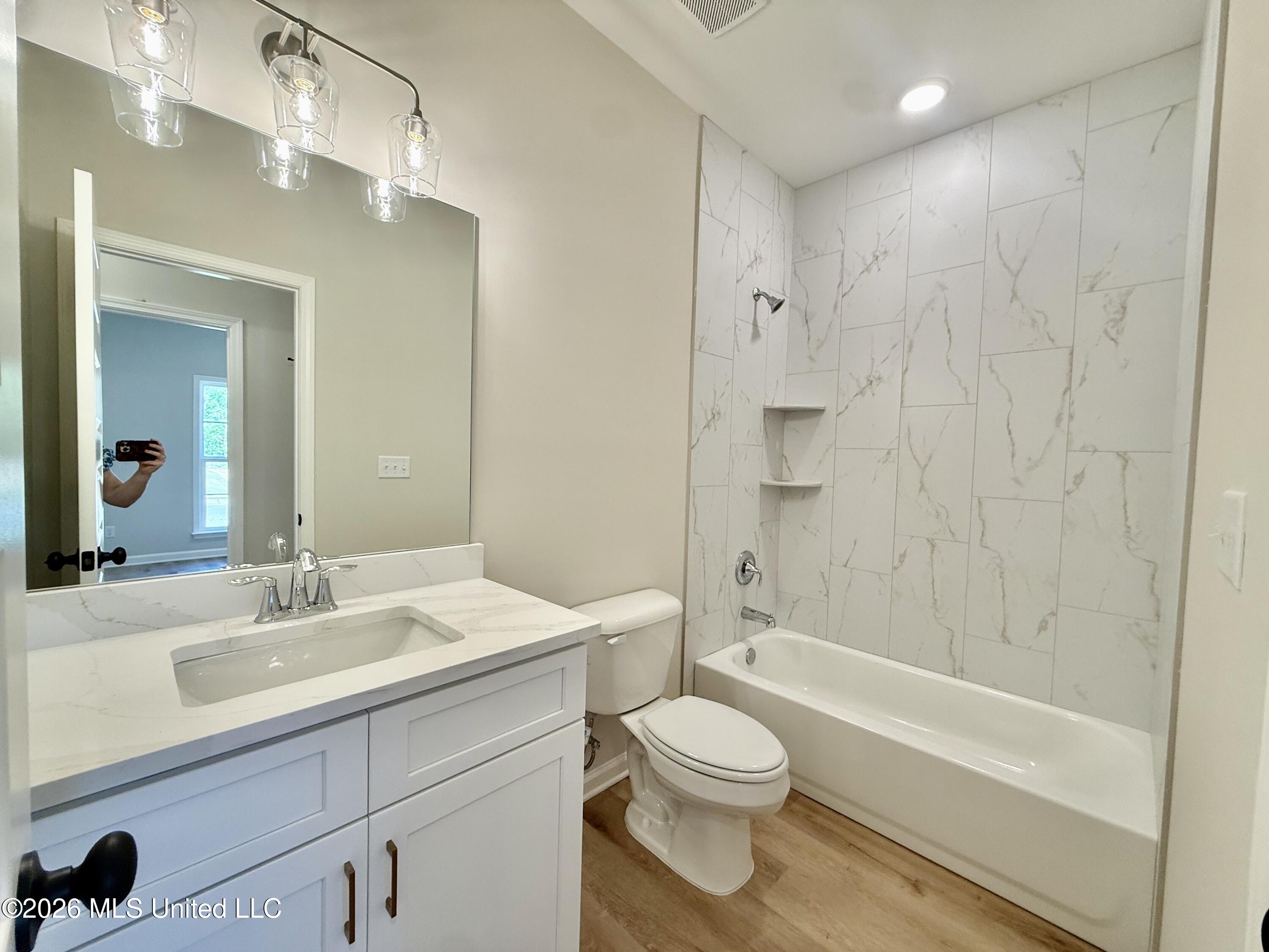 1051 Great Glen Drive Property Photo 11