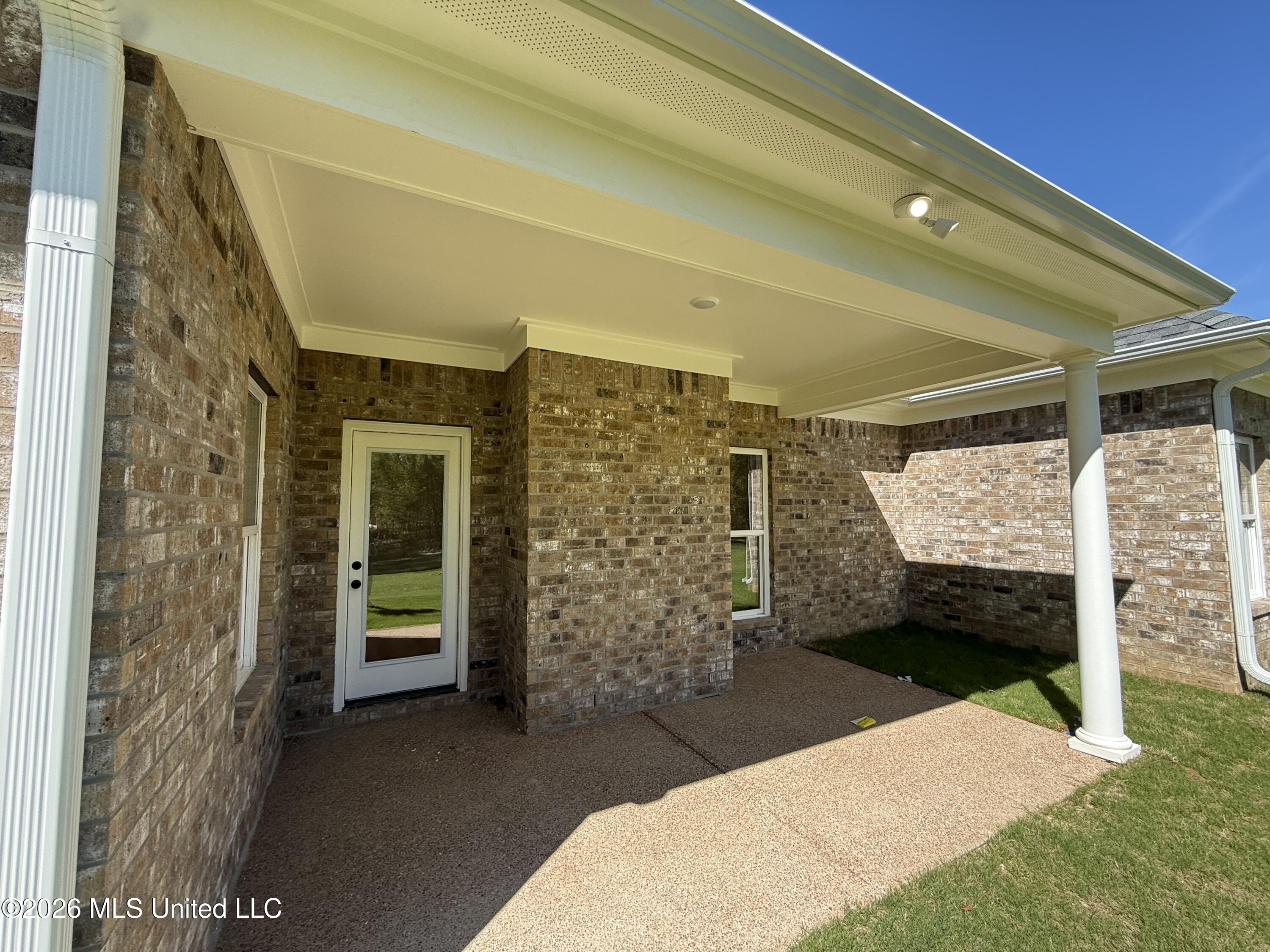 1051 Great Glen Drive Property Photo 13