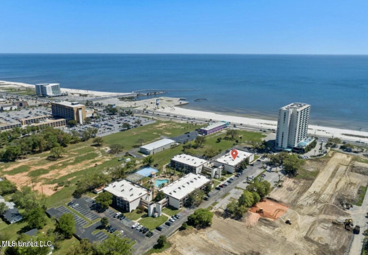 2046 Beach Boulevard Property Photo 2