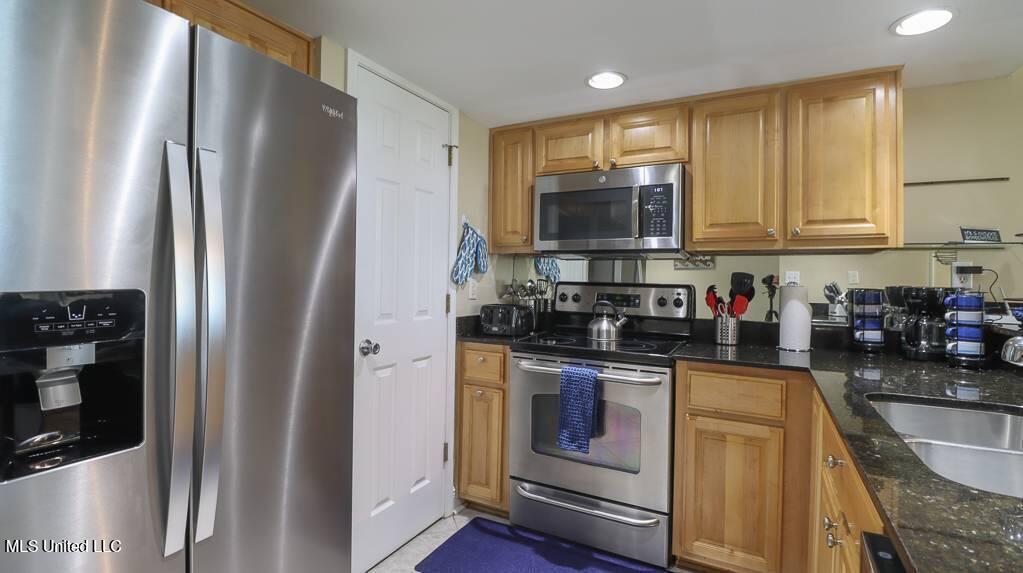 2046 Beach Boulevard Property Photo 11