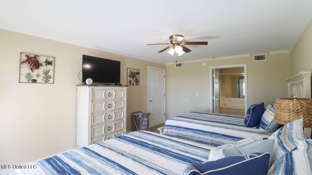 2046 Beach Boulevard Property Photo 16