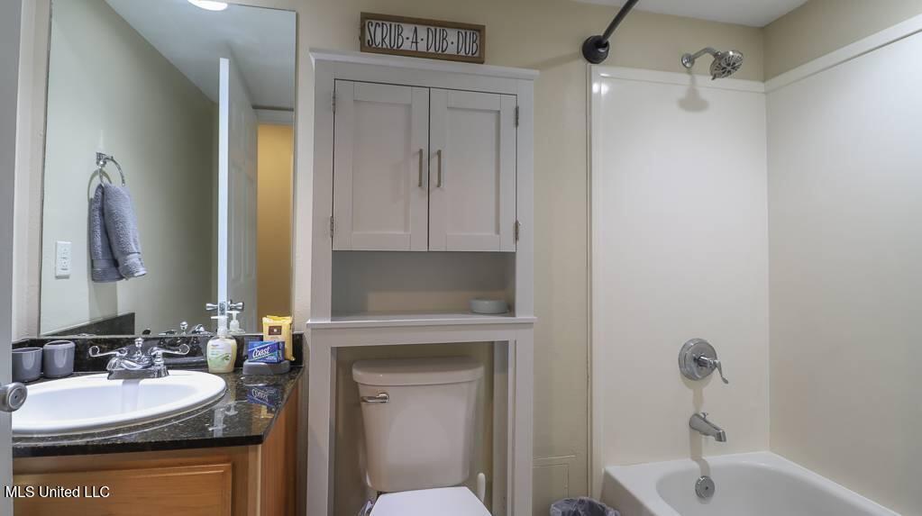 2046 Beach Boulevard Property Photo 18