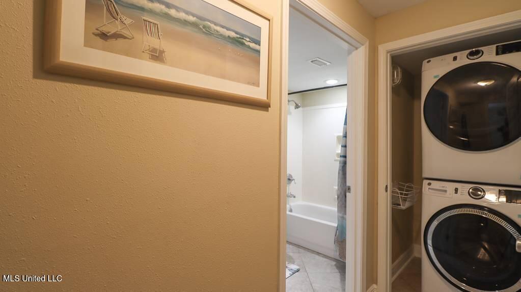 2046 Beach Boulevard Property Photo 19