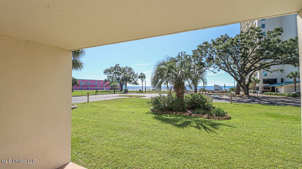 2046 Beach Boulevard Property Photo 20