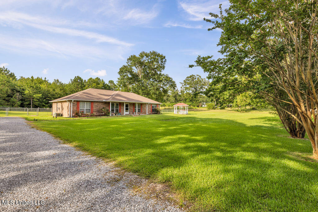 163 E Inda Road Property Photo 4