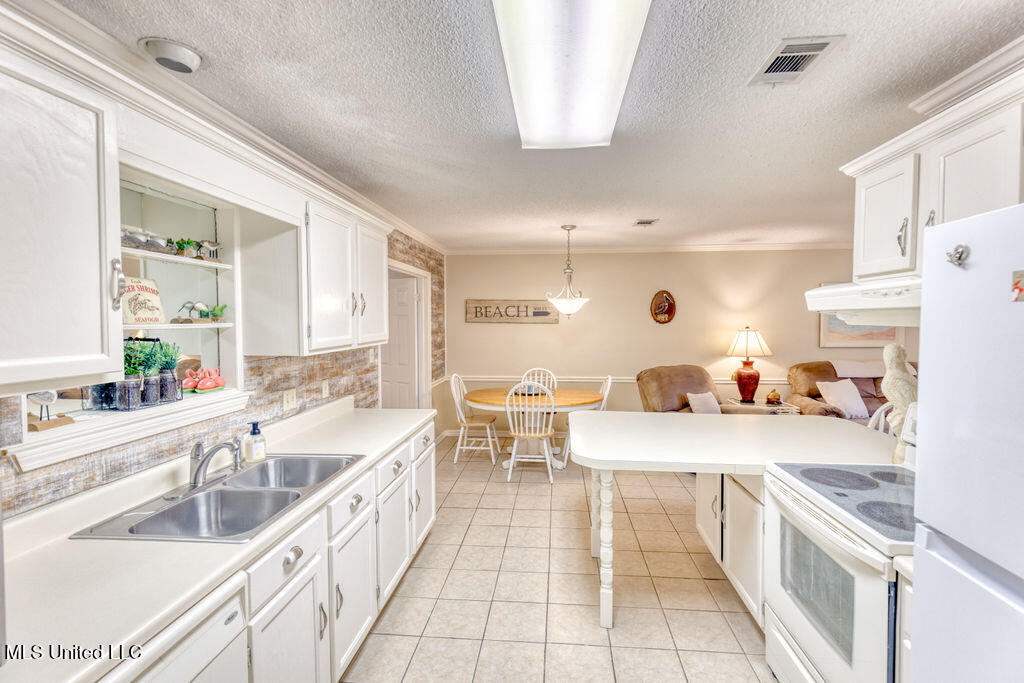 101 Pittman Drive Property Photo 4