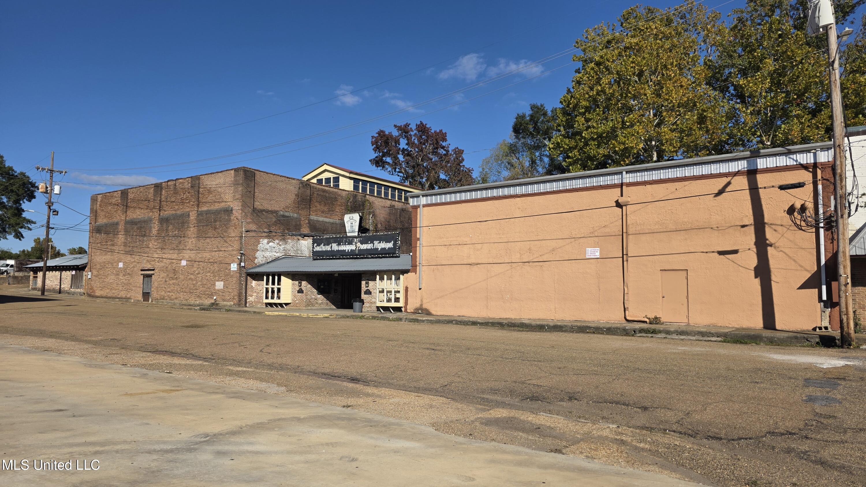 515 S Railroad Boulevard Property Photo 4