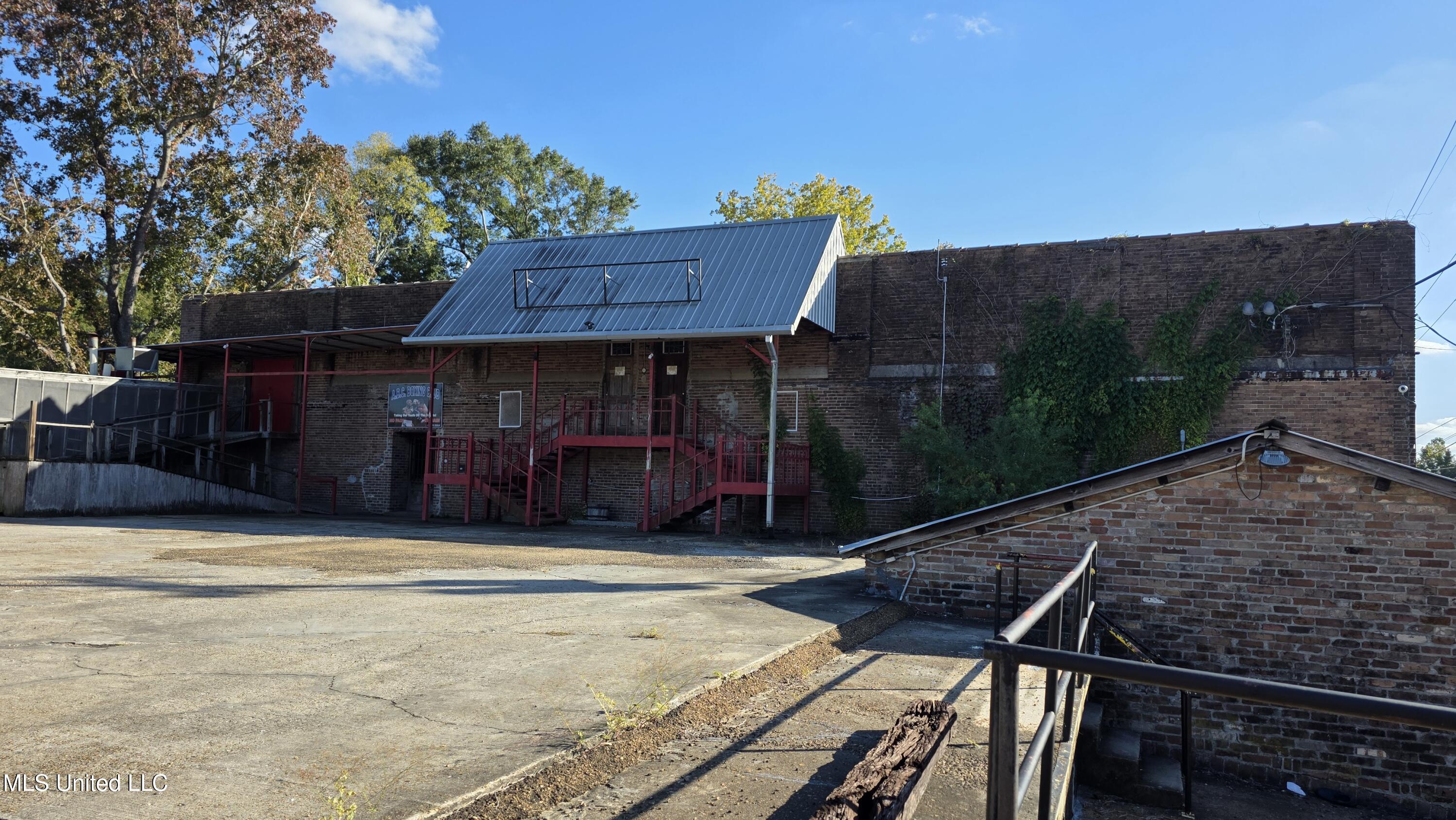 515 S Railroad Boulevard Property Photo 15