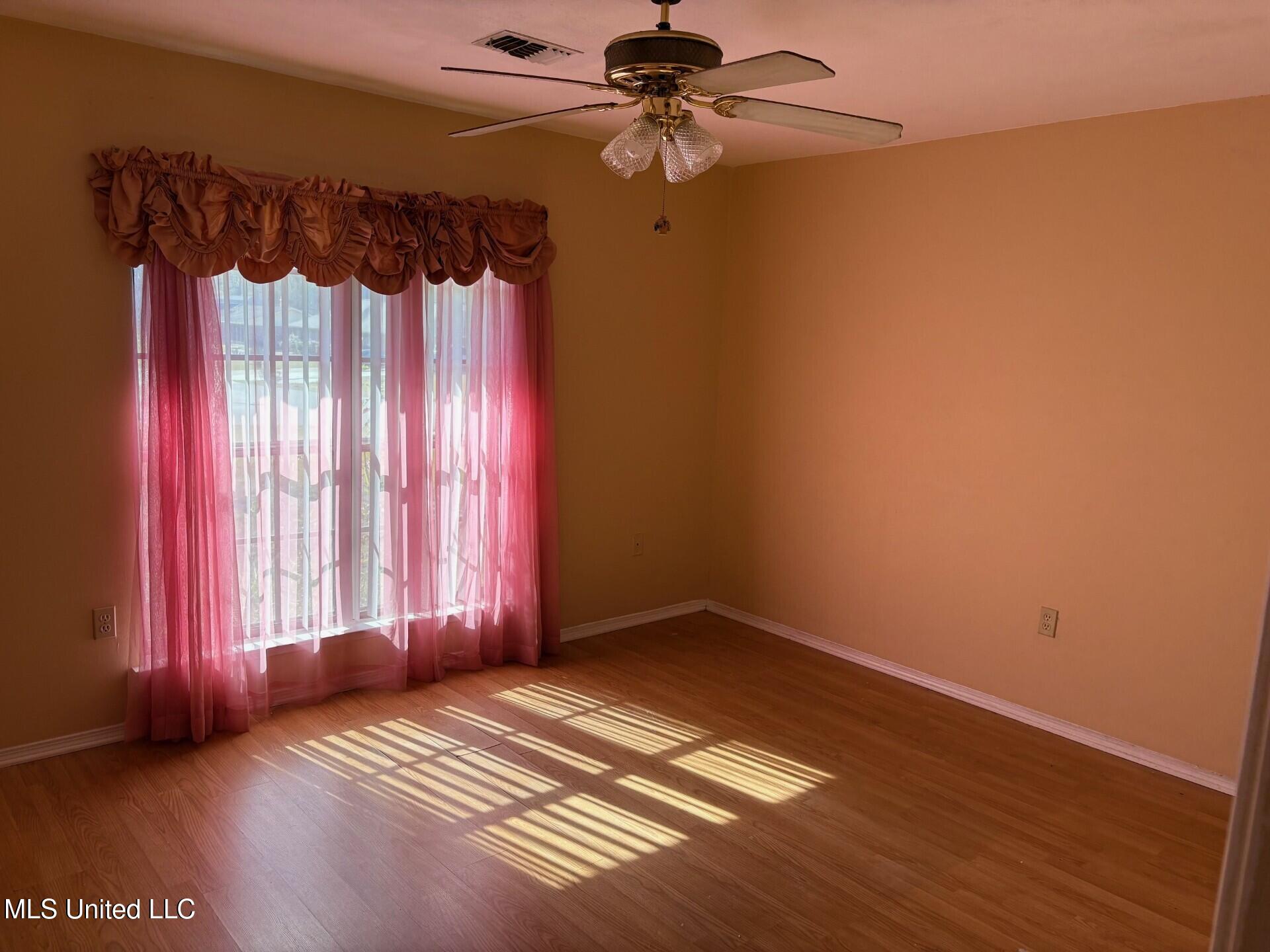 16170 Kenwood Drive Property Photo 10