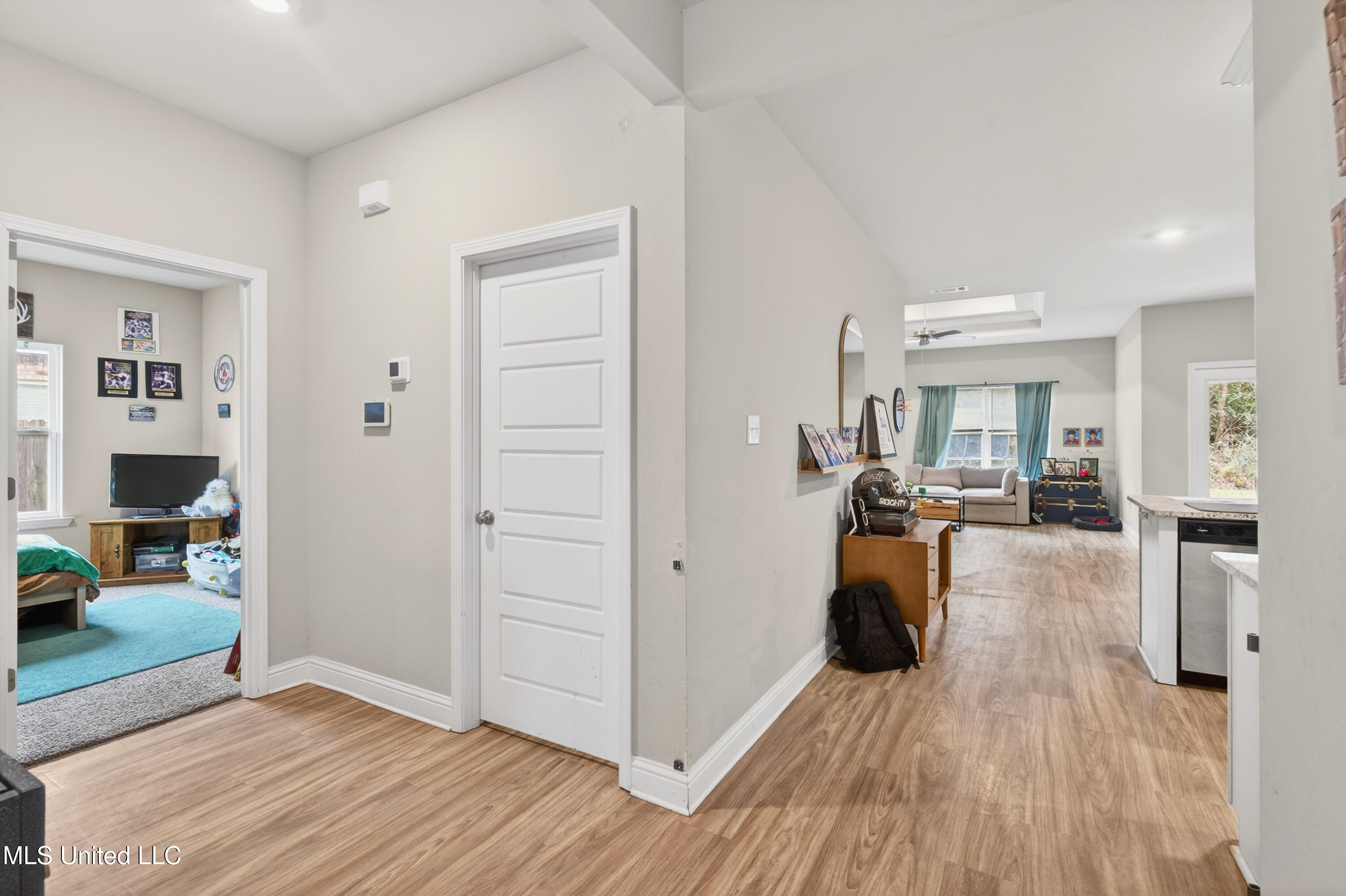5735 Overland Drive Property Photo 6