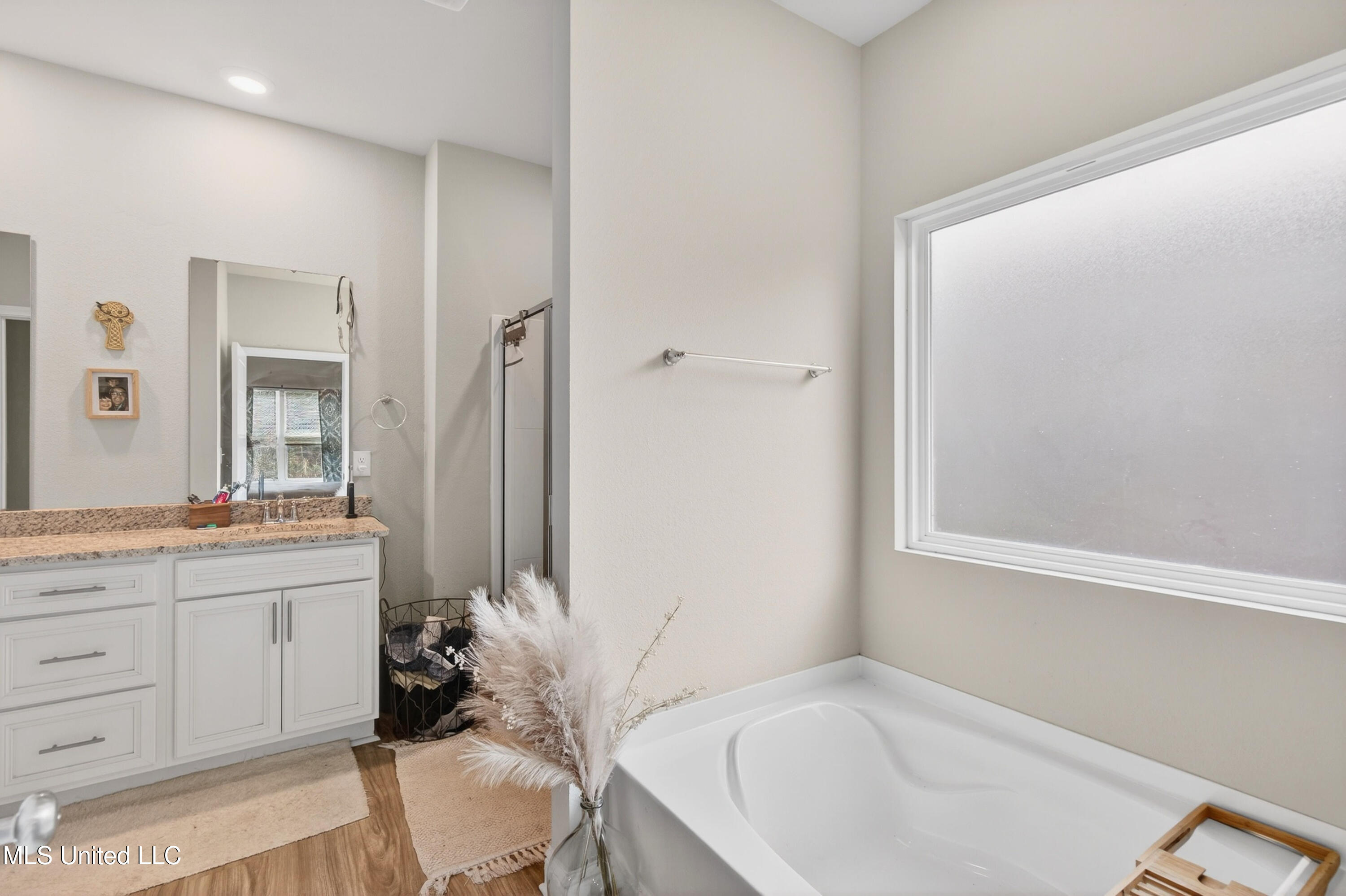 5735 Overland Drive Property Photo 18