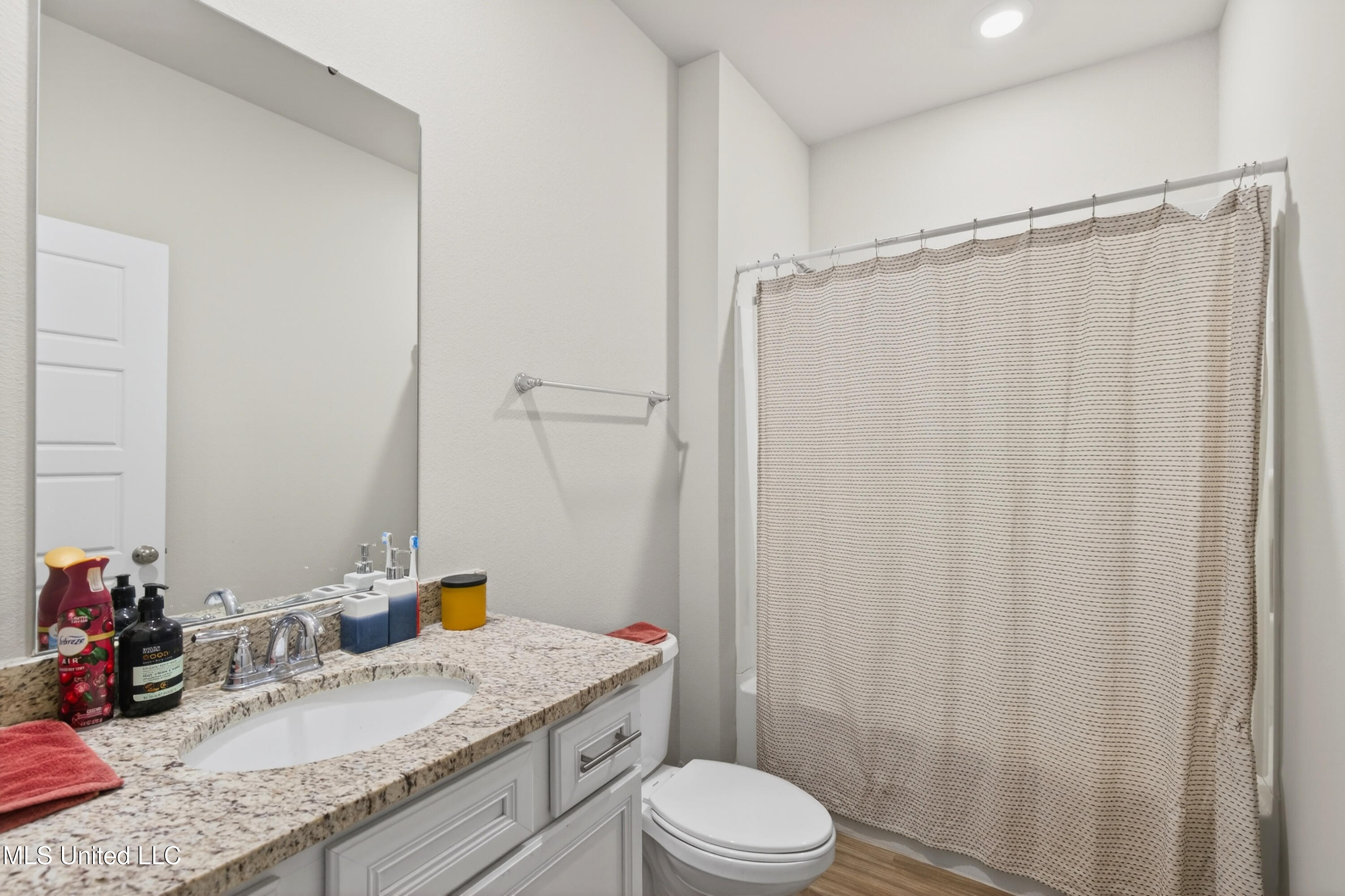 5735 Overland Drive Property Photo 25