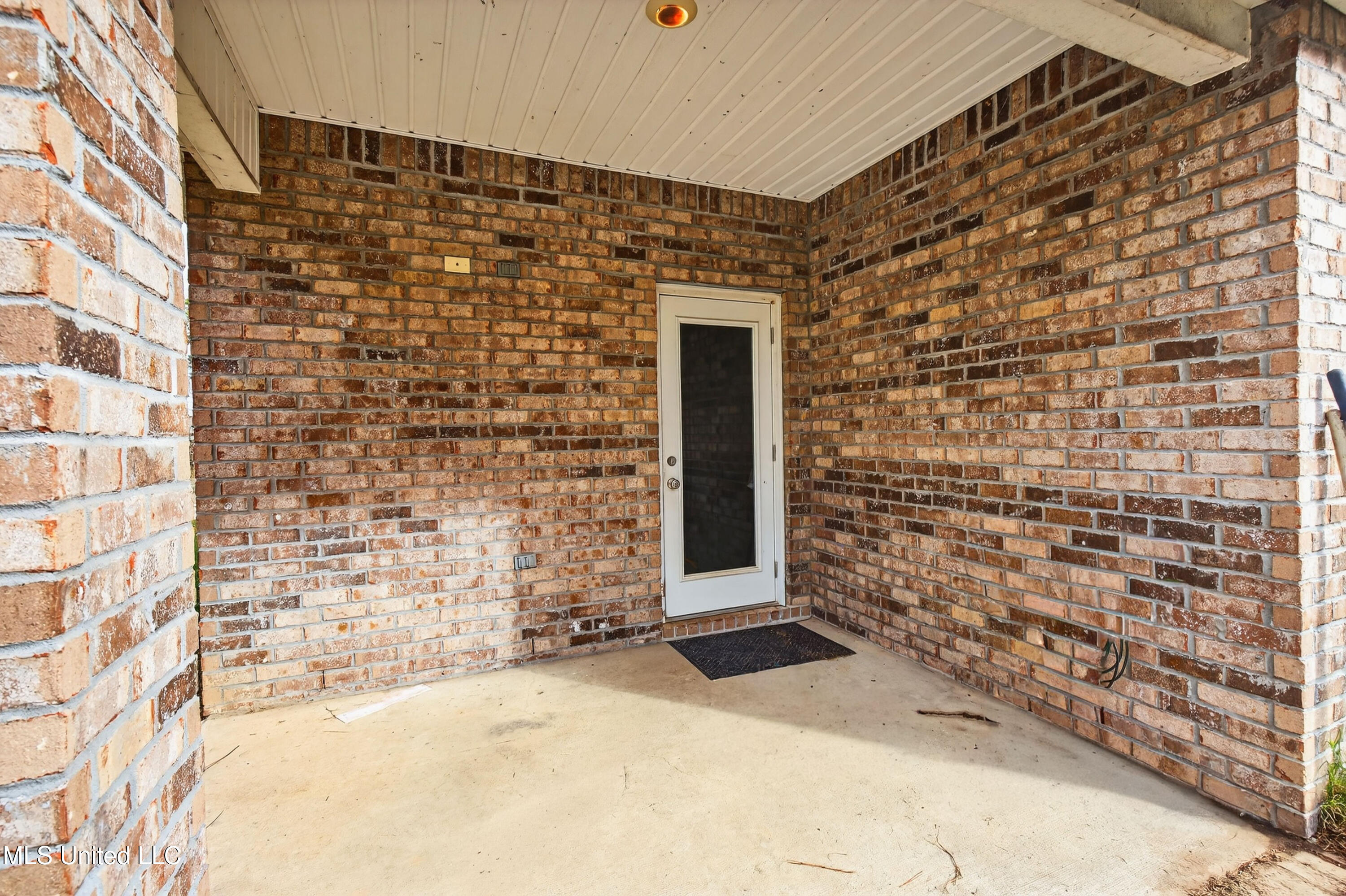 5735 Overland Drive Property Photo 26