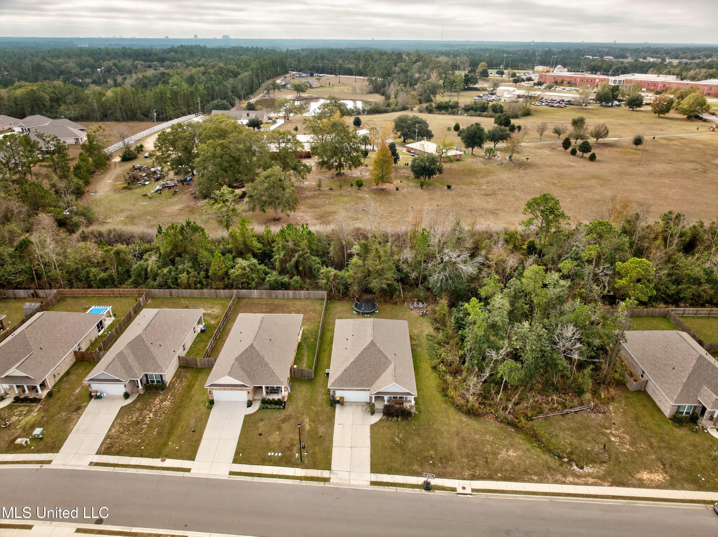 5735 Overland Drive Property Photo 31