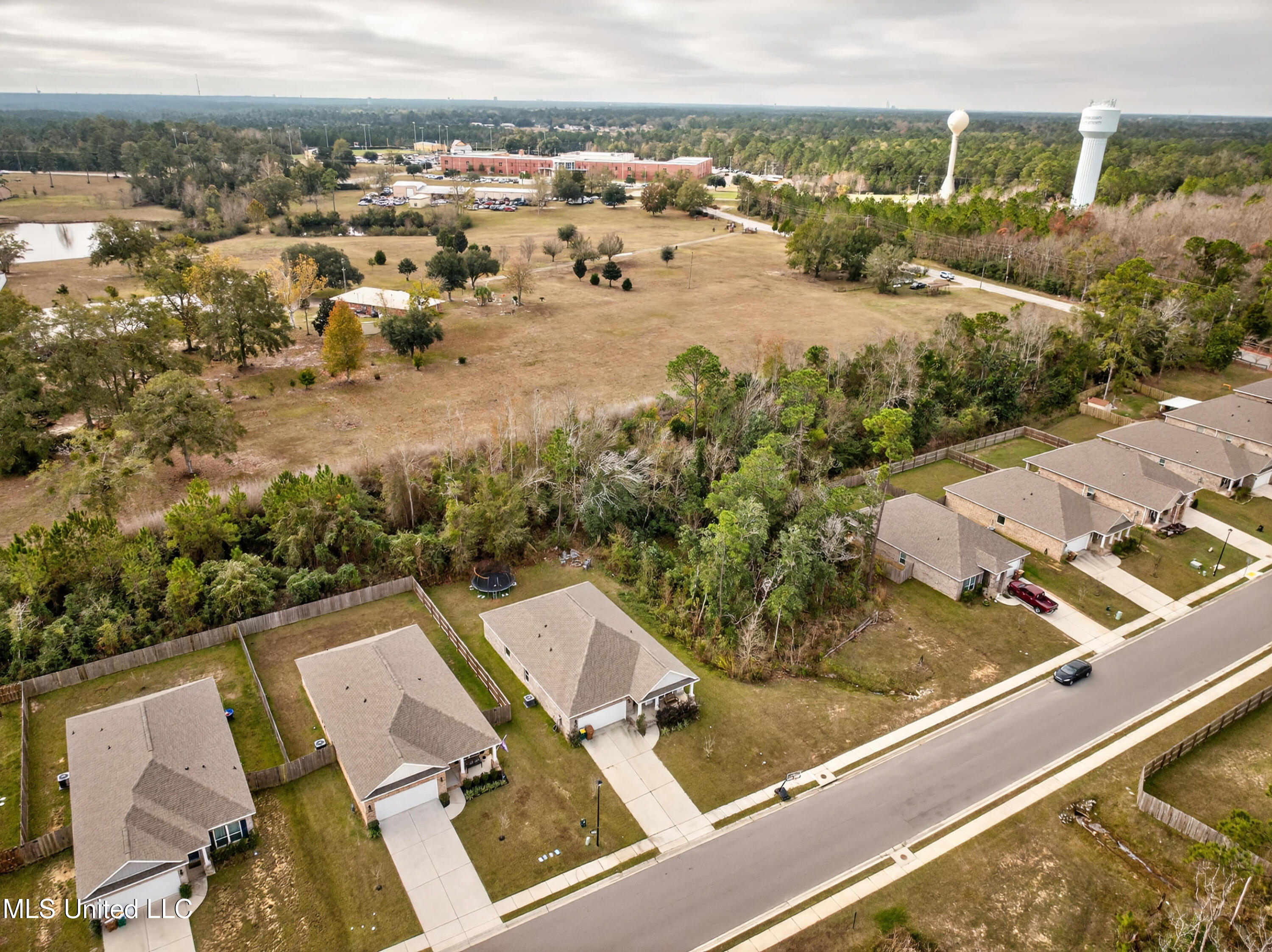5735 Overland Drive Property Photo 35
