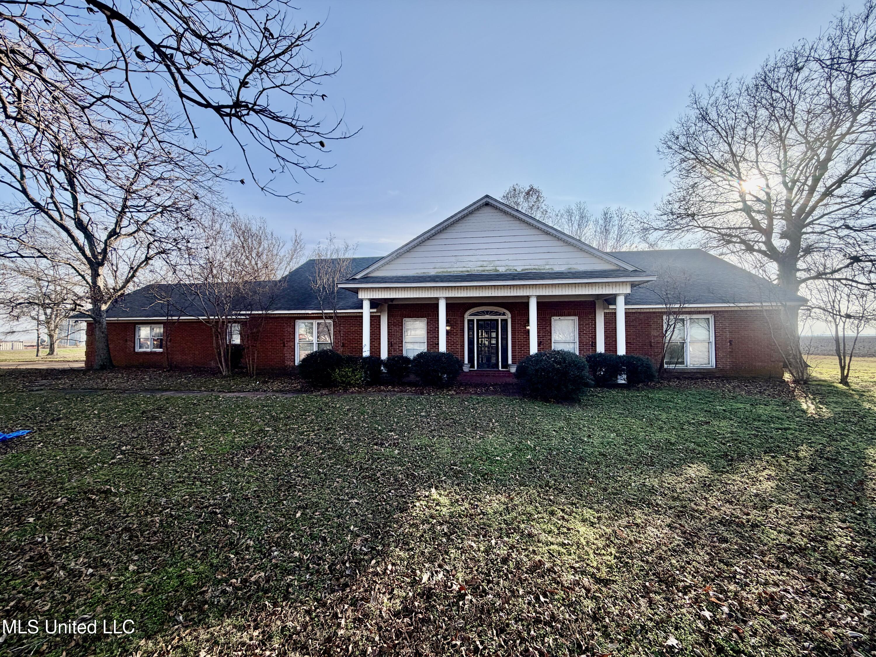 2907 Highway 8 Property Photo 1