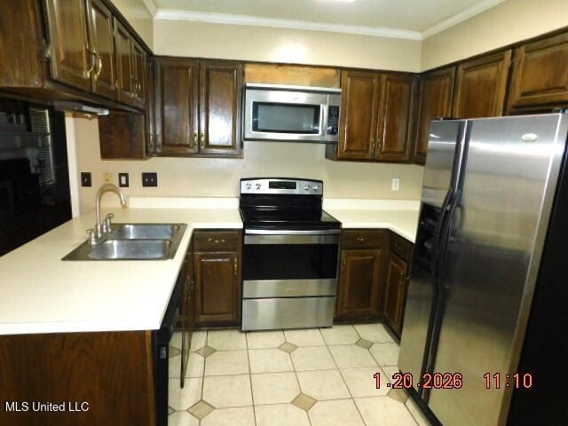 7248 Kingcrest Road Property Photo 3