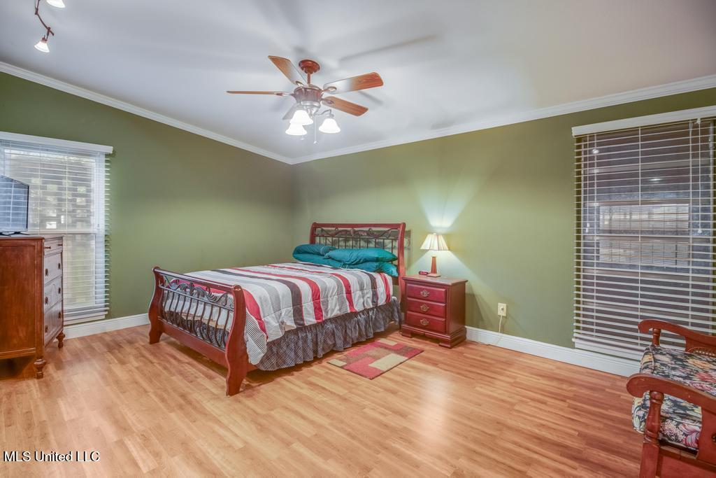 28 Woodglen Drive Property Photo 7