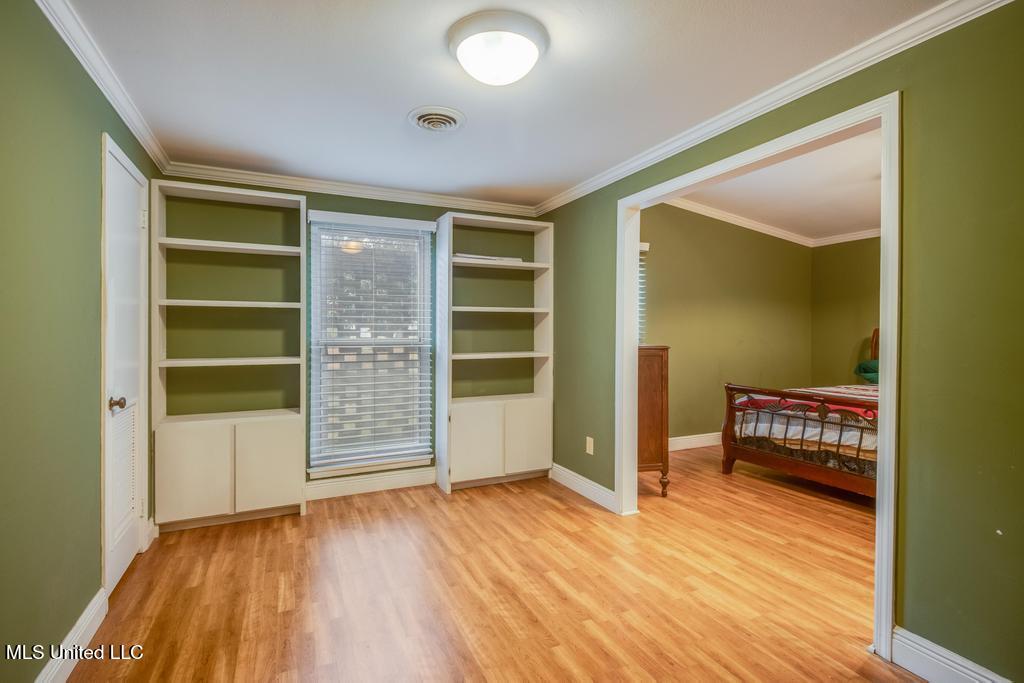 28 Woodglen Drive Property Photo 8
