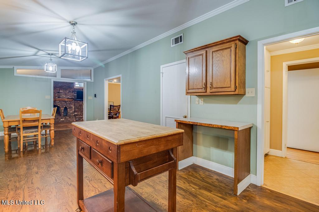 28 Woodglen Drive Property Photo 12