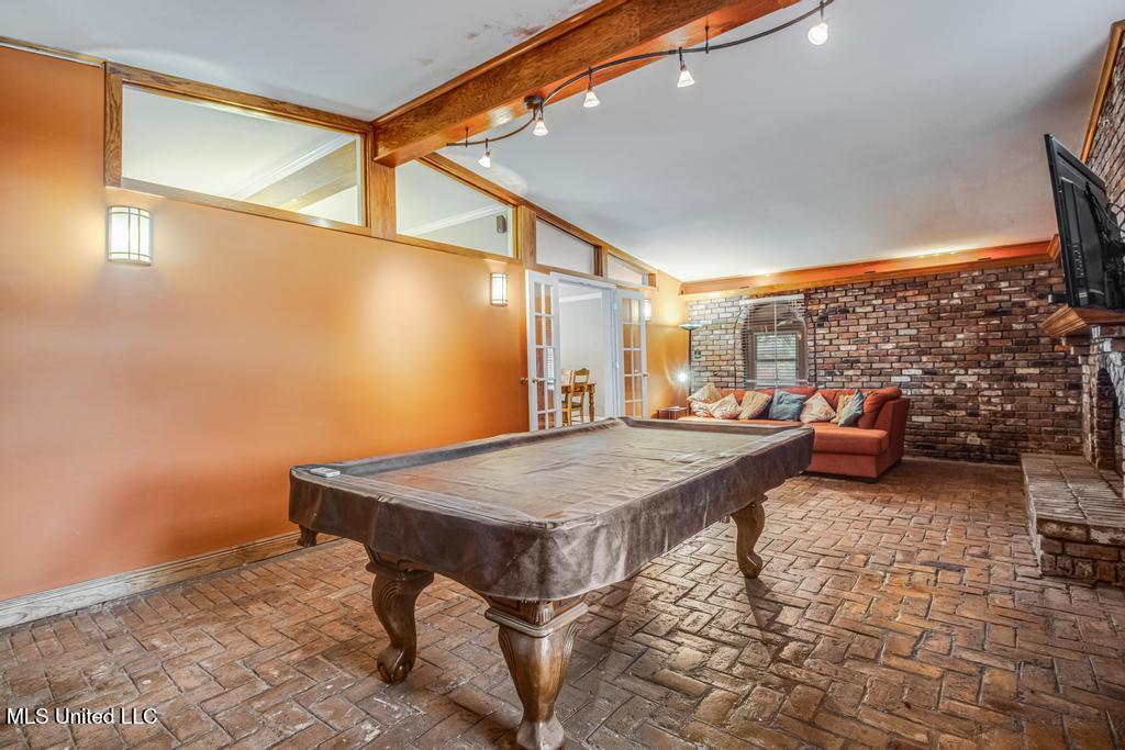 28 Woodglen Drive Property Photo 17