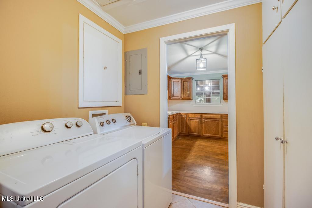 28 Woodglen Drive Property Photo 18