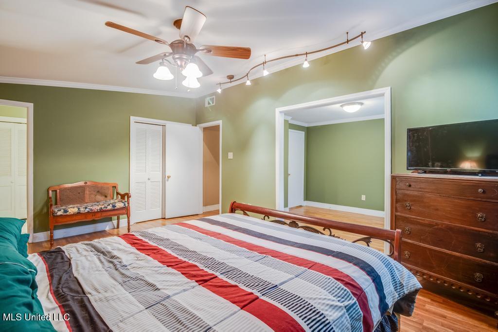 28 Woodglen Drive Property Photo 19