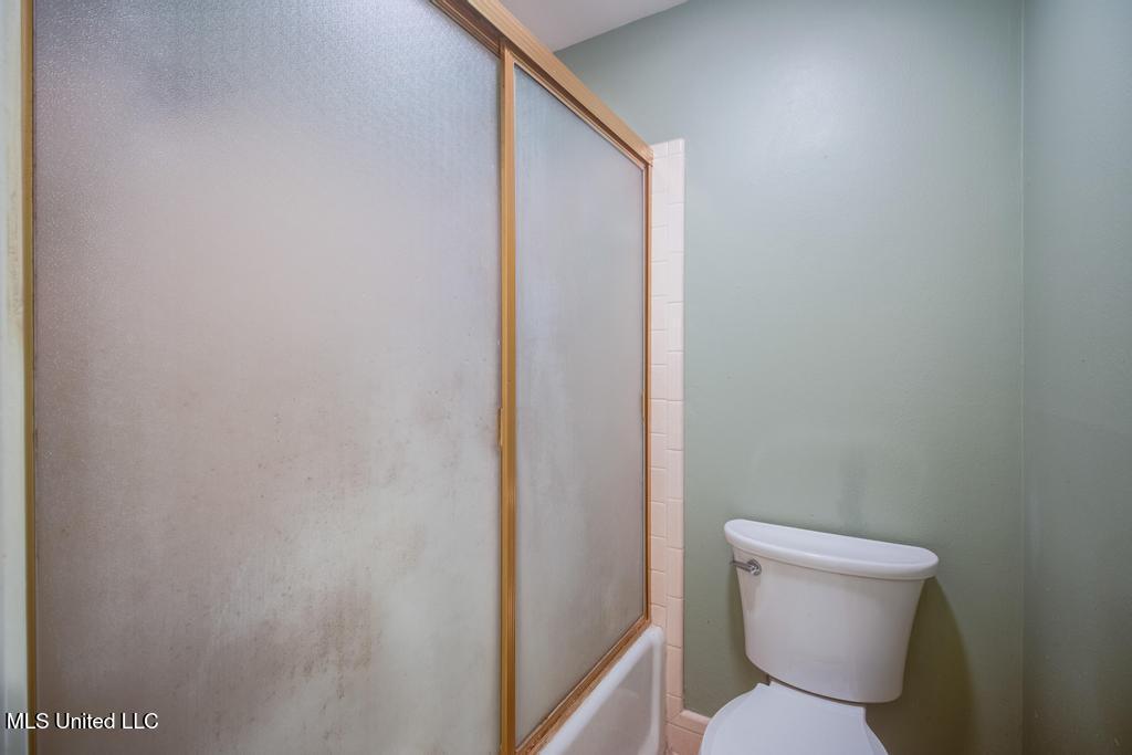 28 Woodglen Drive Property Photo 22