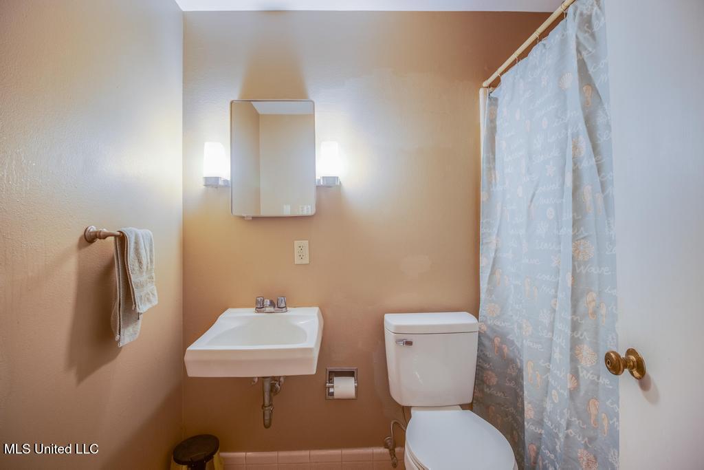28 Woodglen Drive Property Photo 25
