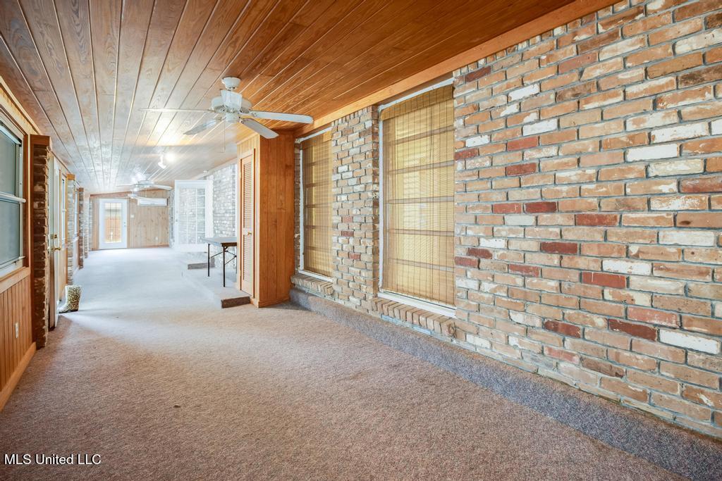 28 Woodglen Drive Property Photo 27