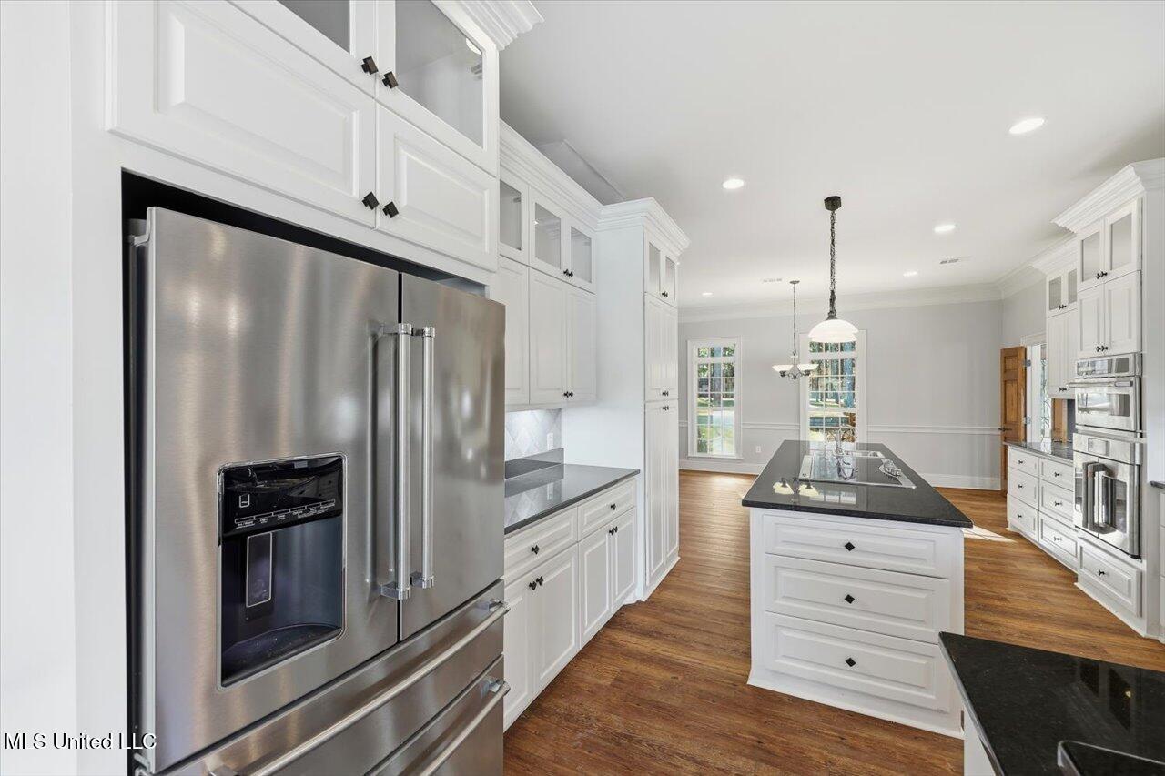 123 Lakeshire Cove Property Photo 18