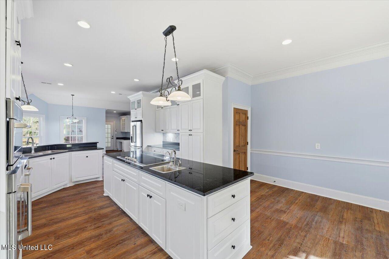 123 Lakeshire Cove Property Photo 20