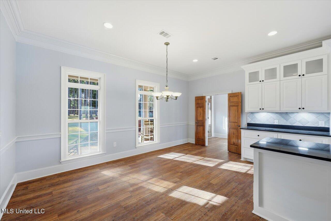 123 Lakeshire Cove Property Photo 22