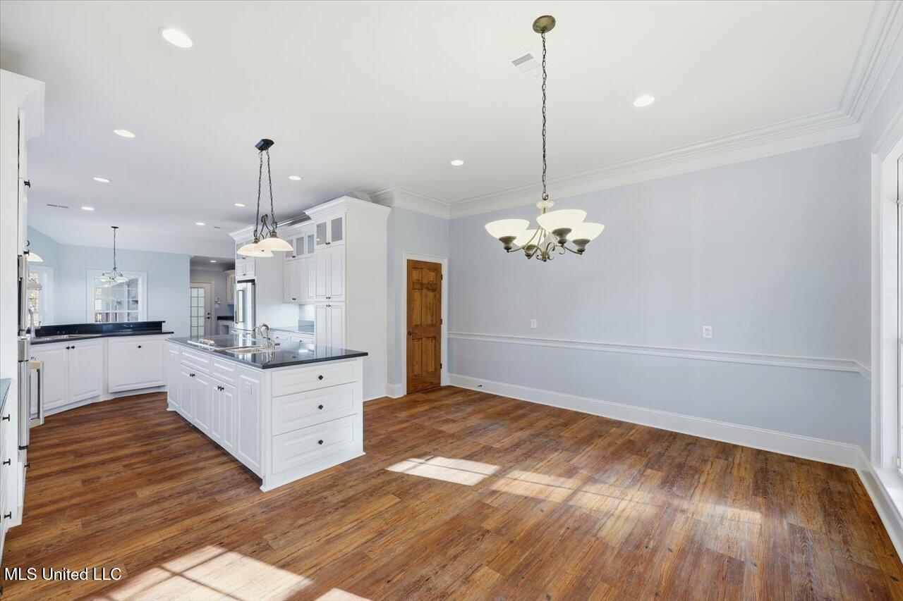 123 Lakeshire Cove Property Photo 23