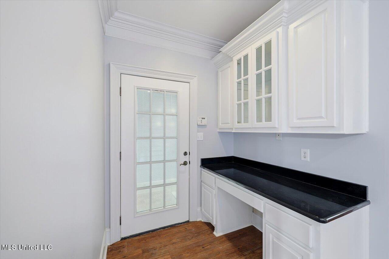 123 Lakeshire Cove Property Photo 26