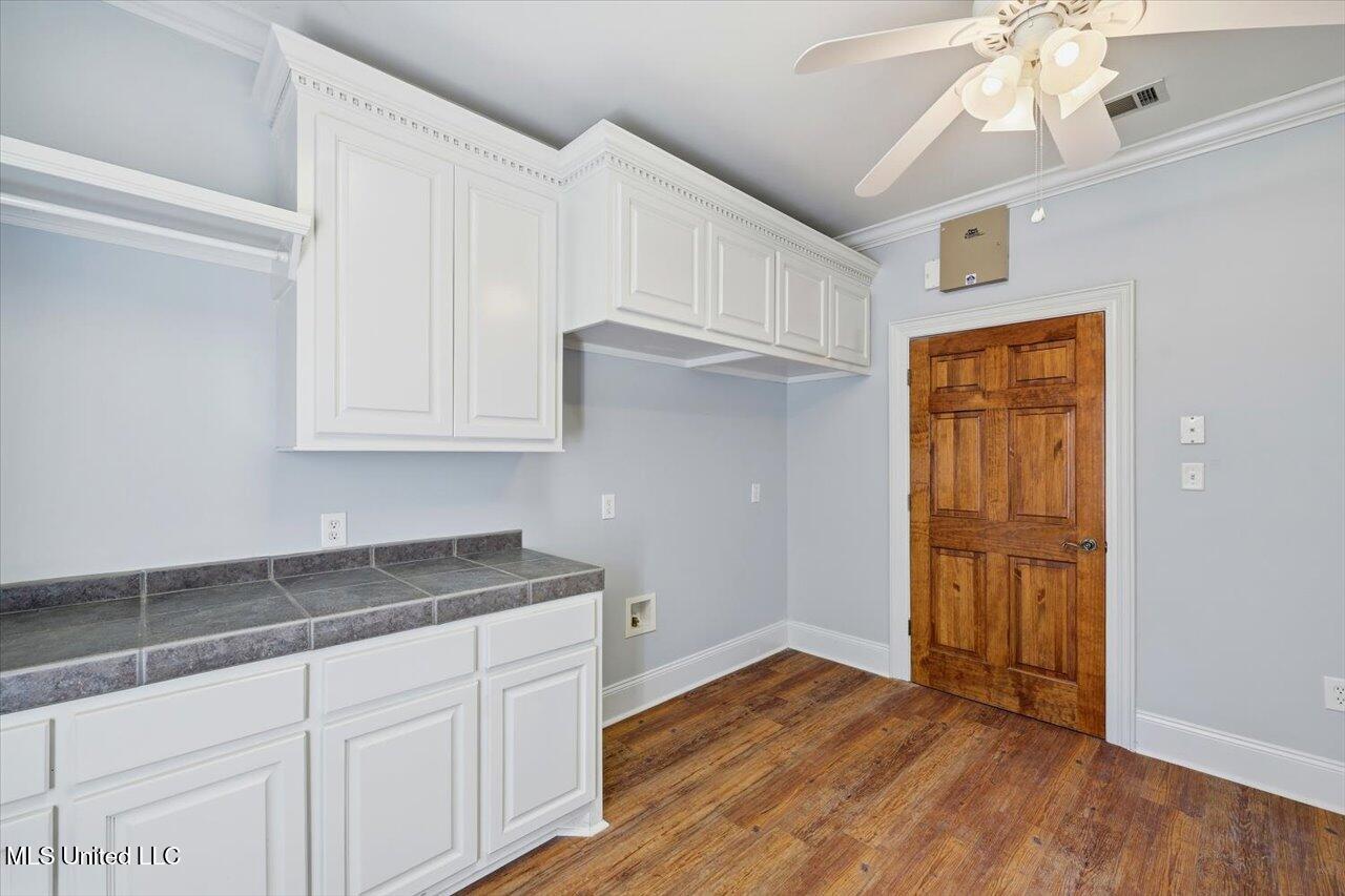 123 Lakeshire Cove Property Photo 30