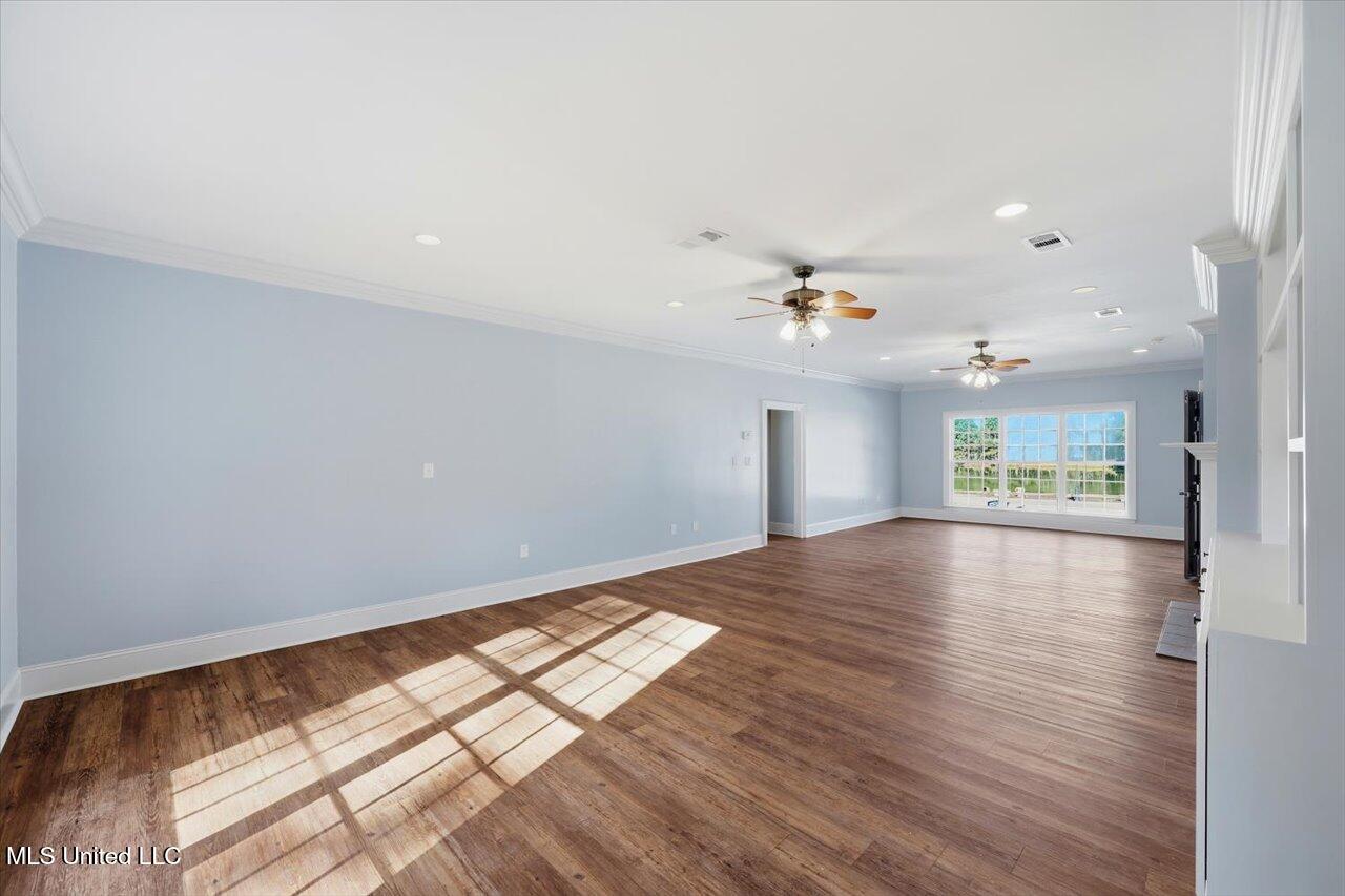 123 Lakeshire Cove Property Photo 39