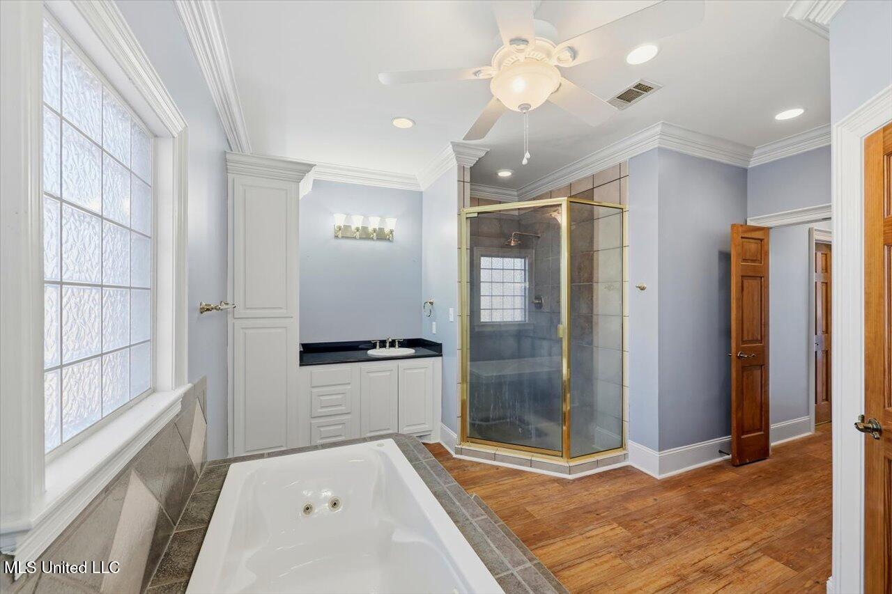 123 Lakeshire Cove Property Photo 45