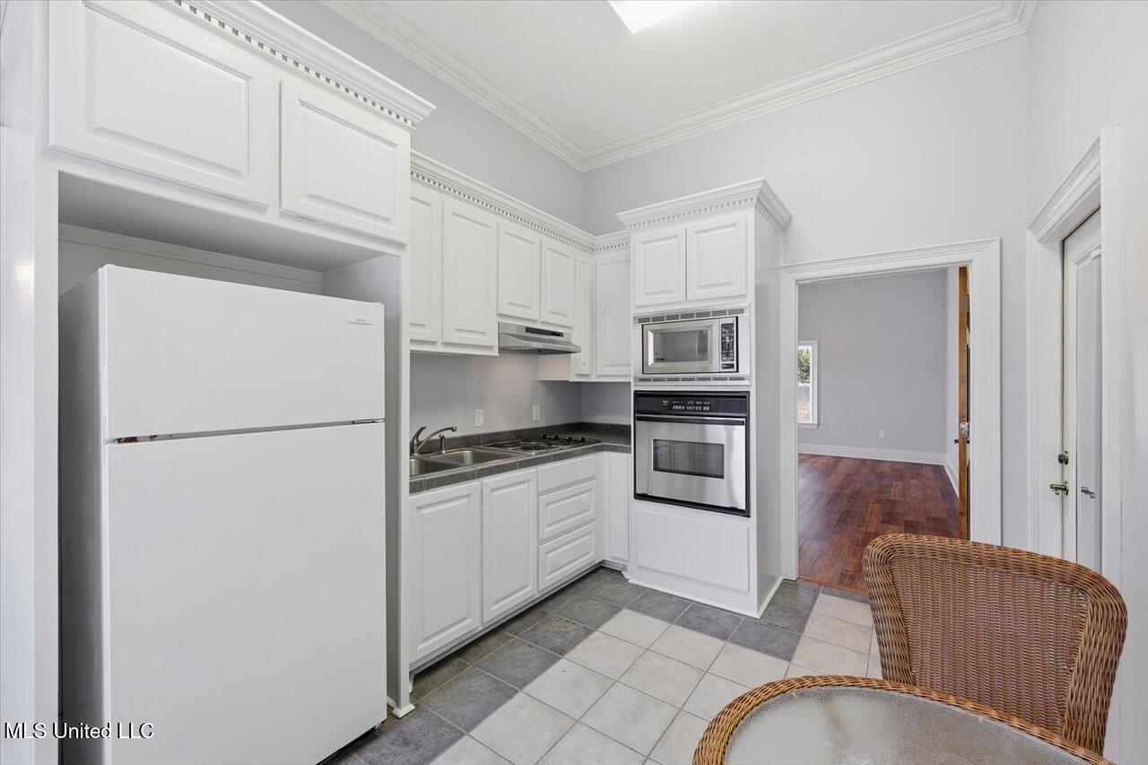 123 Lakeshire Cove Property Photo 55