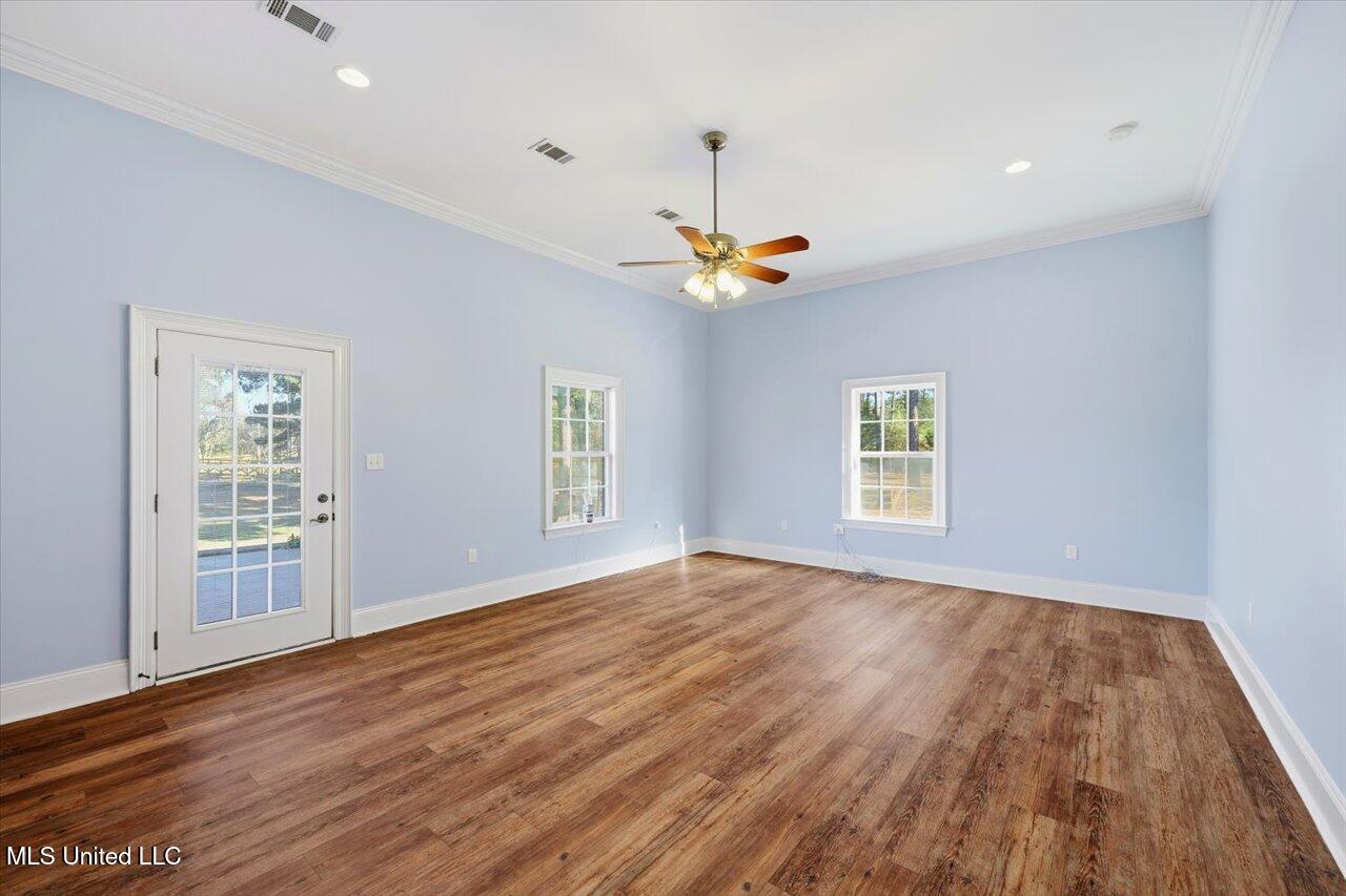 123 Lakeshire Cove Property Photo 58