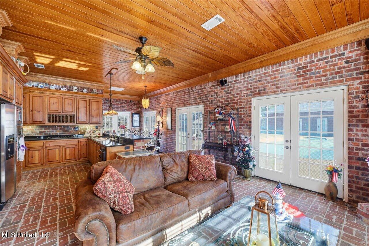 123 Lakeshire Cove Property Photo 63