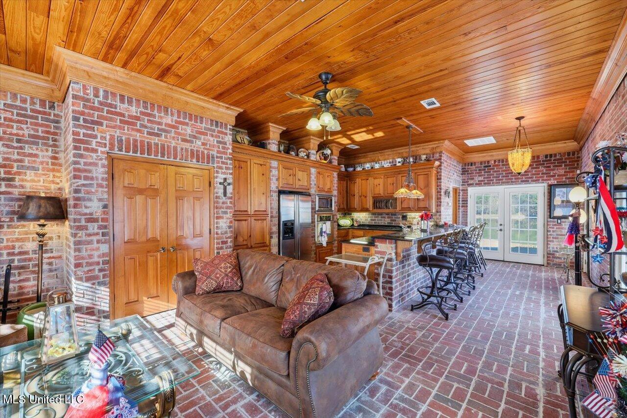 123 Lakeshire Cove Property Photo 64