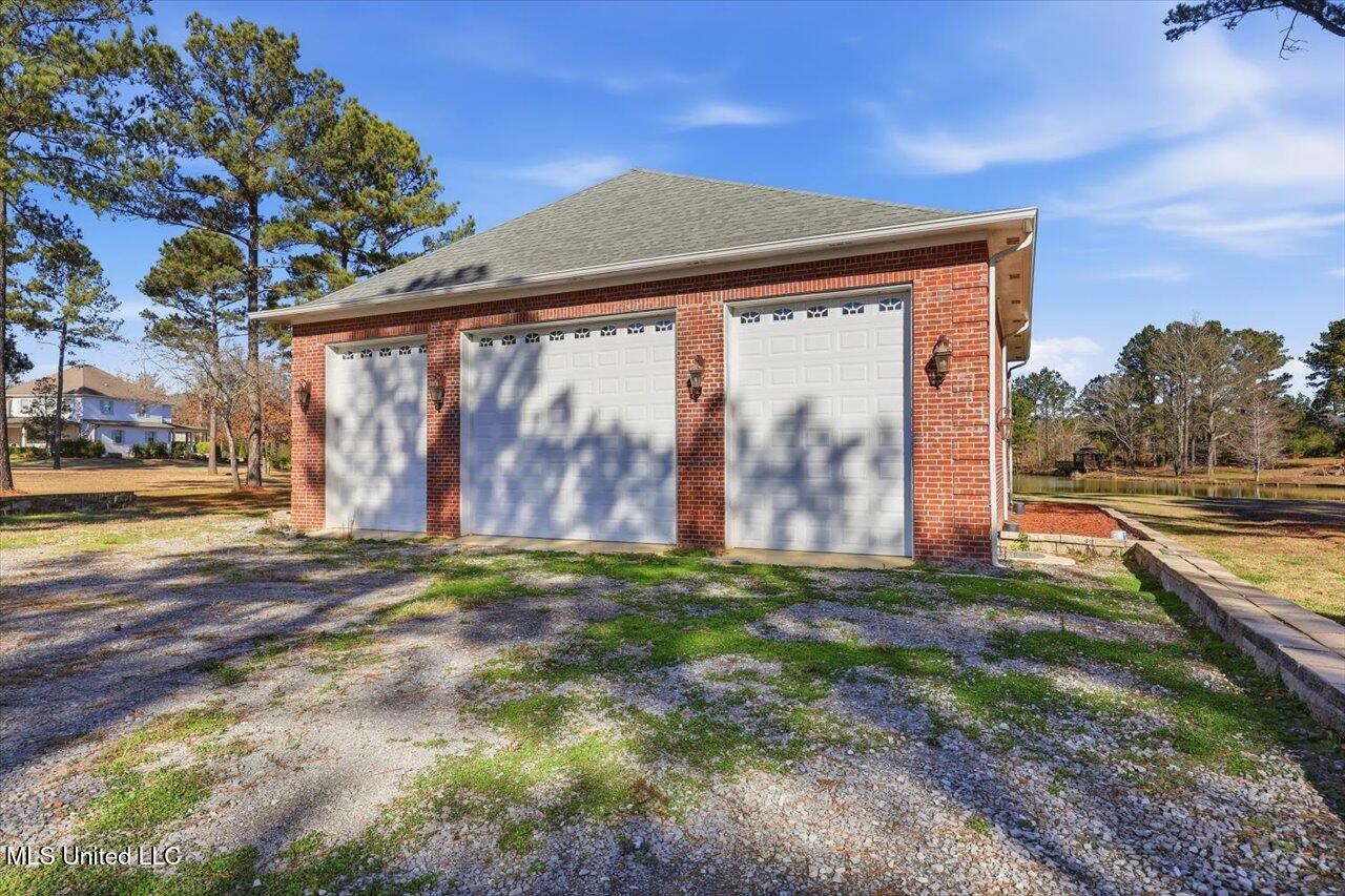 123 Lakeshire Cove Property Photo 71