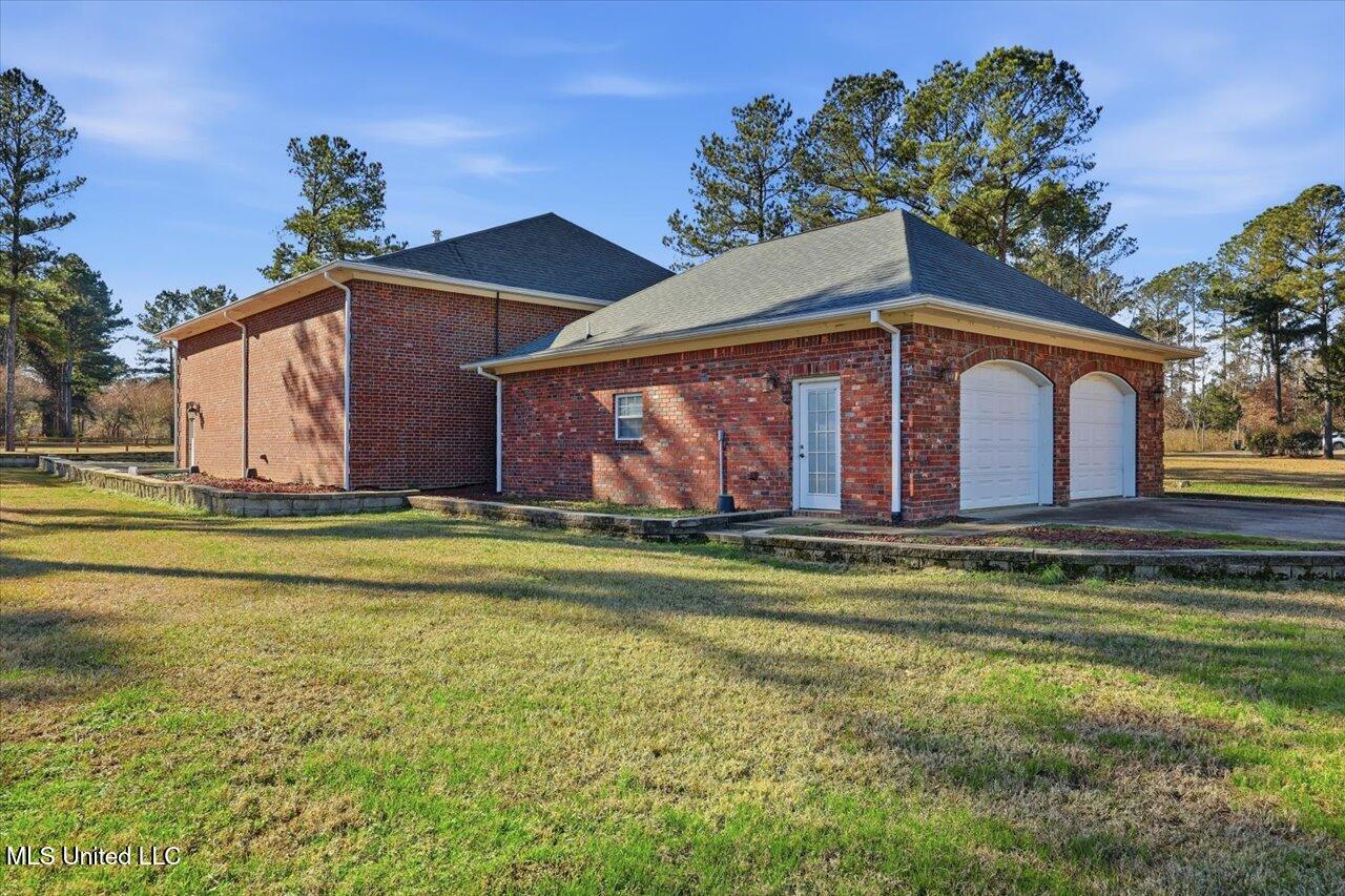 123 Lakeshire Cove Property Photo 75