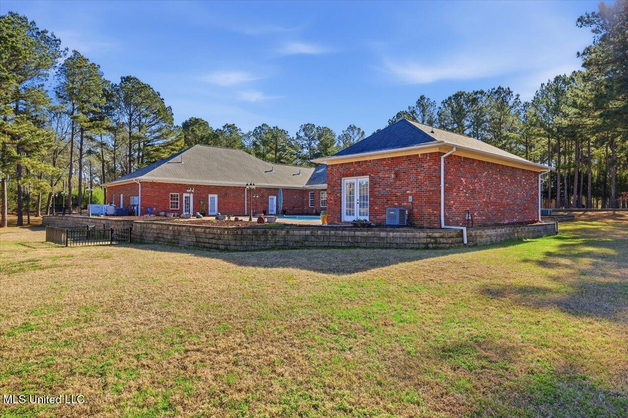 123 Lakeshire Cove Property Photo 79