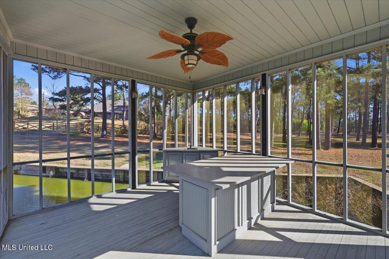 123 Lakeshire Cove Property Photo 92