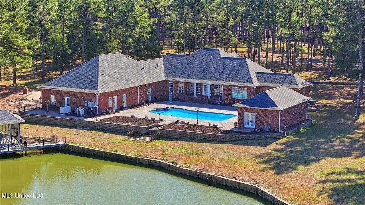 123 Lakeshire Cove Property Photo 123