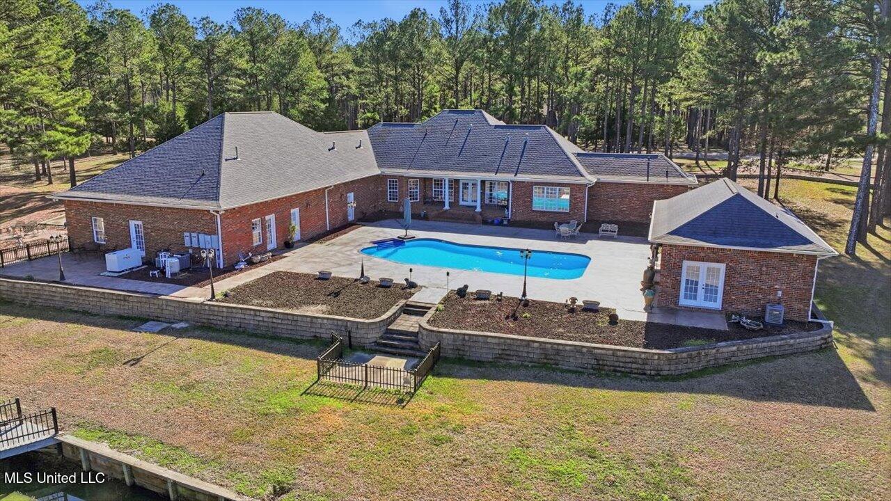 123 Lakeshire Cove Property Photo 129