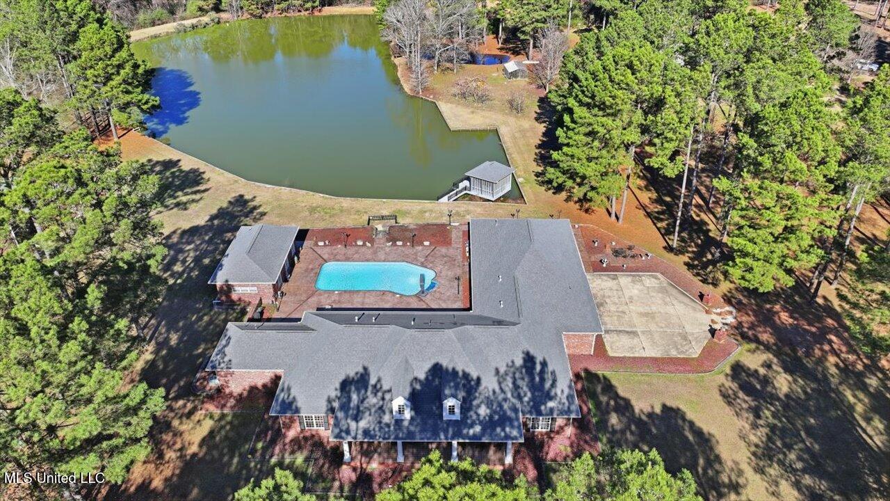 123 Lakeshire Cove Property Photo 136