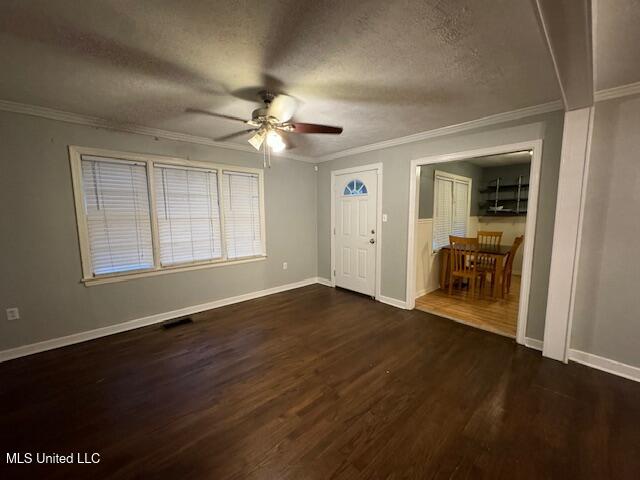 205 Holly Drive Property Photo 6
